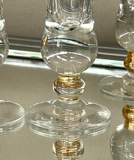 Série de 12 petits verres trompe-couillon anciens de bistrot en verre soufflé