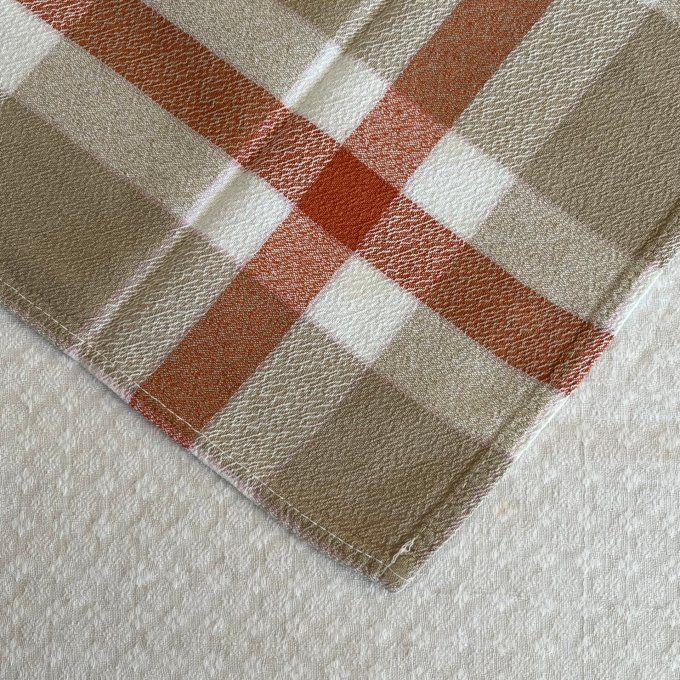 Série de 5 serviettes de table à carreaux beige brique vintage.