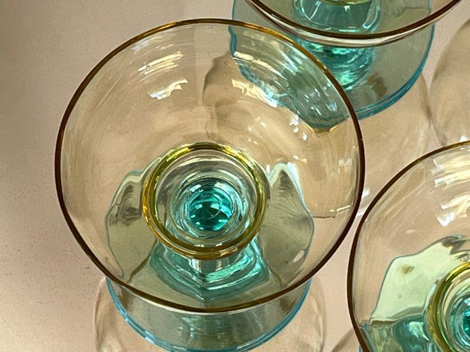 Série de 5 très beaux verres à liqueur du modèle Georges Sand,  bleu et ambre
