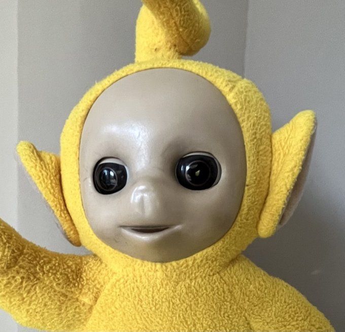 SOUVENIR ANNÉES 90 ! Grande Peluche Télétubbies Laa-Laa, yeux dormeurs, 37 cm