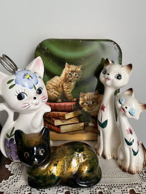 Statuettes, couple de chats amoureux, vintage,collection
