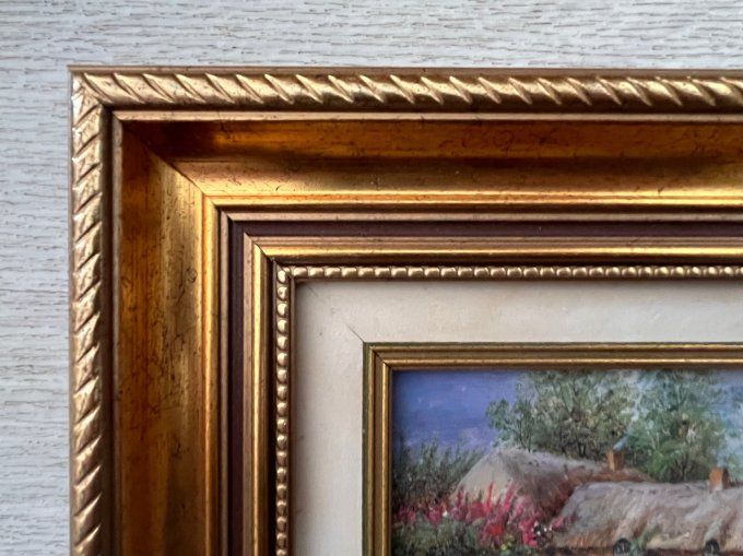 Tableau maison champêtre au toit de chaume – cadre bois doré – déco campagne chic