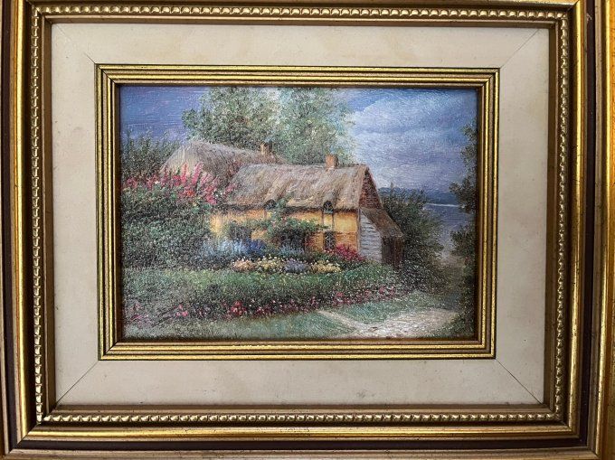 Tableau maison champêtre au toit de chaume – cadre bois doré – déco campagne chic