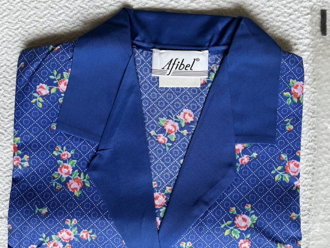 Tablier vintage, blouse bleue, motifs fleurs roses, Marque Afibel, Neuf