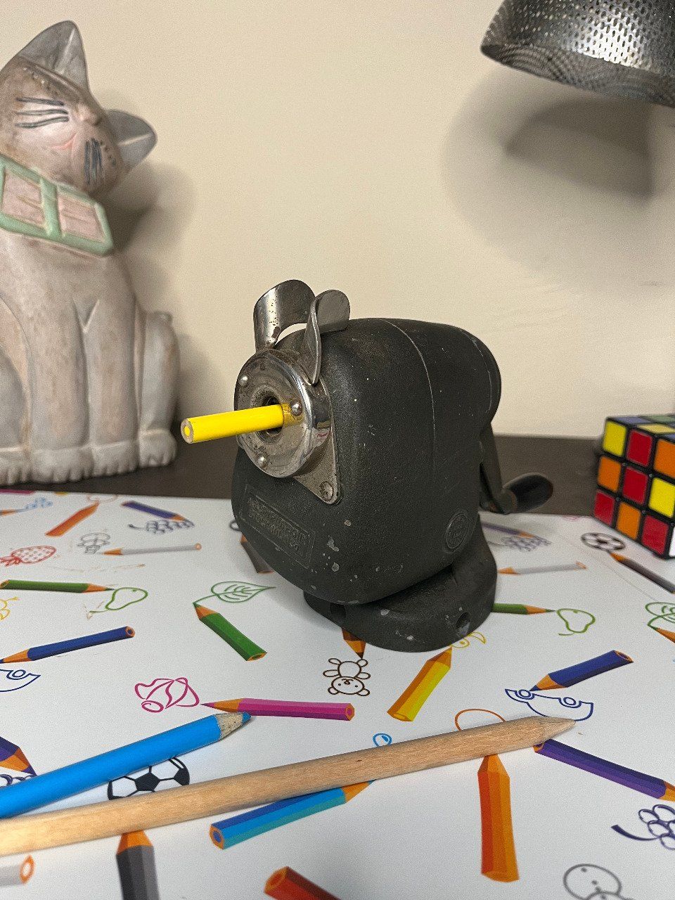 Taille-crayon au design industriel vintage – A.B. Cryptoteknik, Stockholm 30