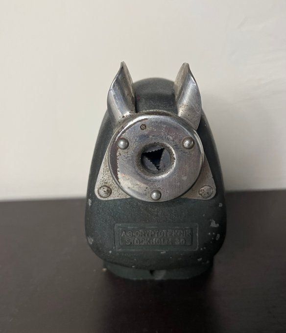 Taille-crayon au design industriel vintage – A.B. Cryptoteknik, Stockholm 30