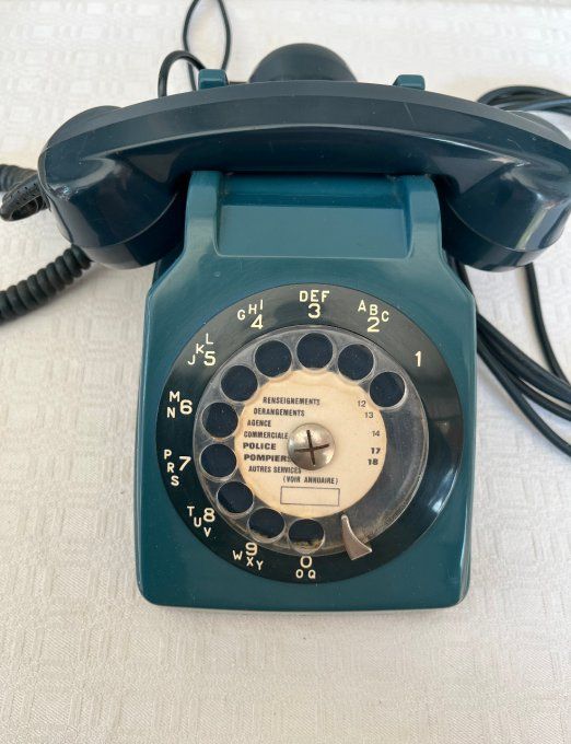 Telephone bleu vintage, Socotel S63 à cadran, PTT, année 1981