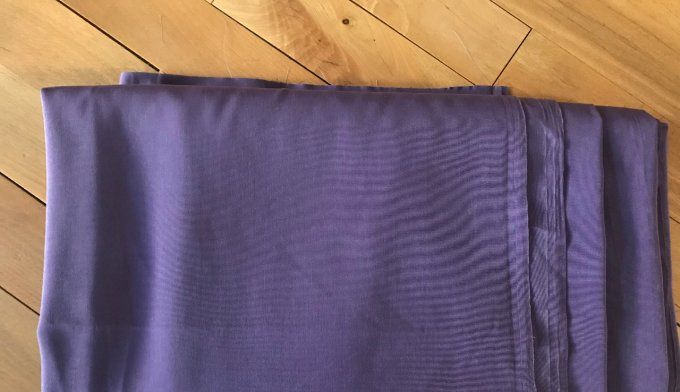 Tissu violet / Mauve, coupon fluide en synthétique