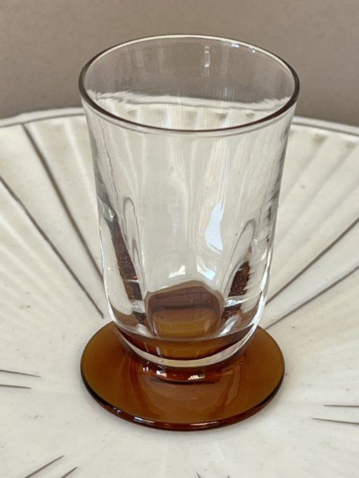 Très joli lot de 6 petits verres à digestif / shooter, soufflés à la bouche