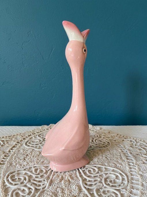 Vase / carafe décorative en céramique rose, oiseau stylisé, peint à la main