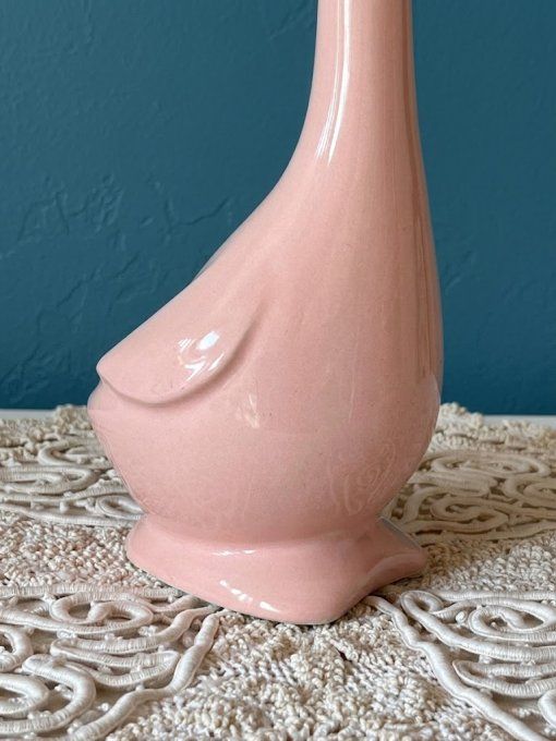 Vase / carafe décorative en céramique rose, oiseau stylisé, peint à la main