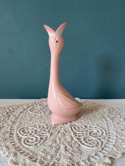 Vase / carafe décorative en céramique rose, oiseau stylisé, peint à la main