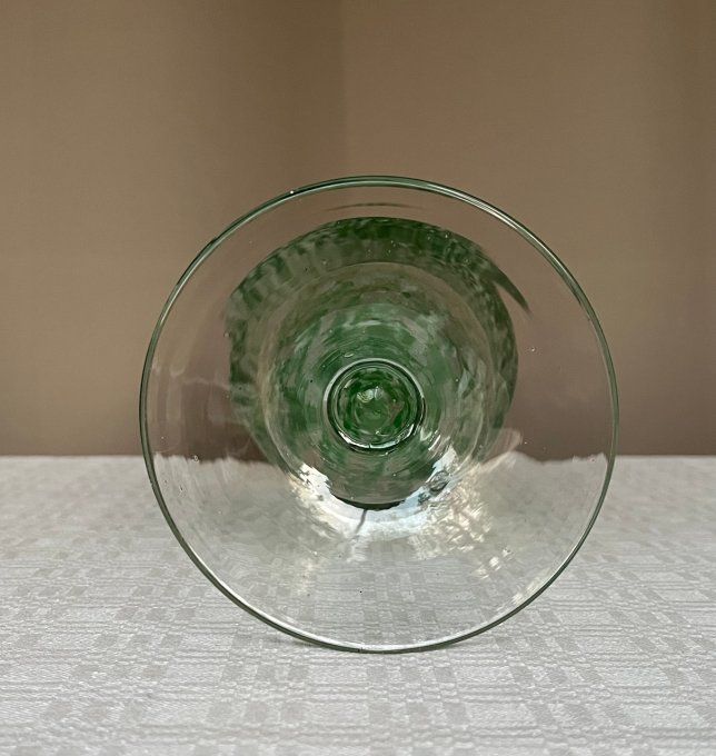 Vase en verre soufflé, vert et blanc