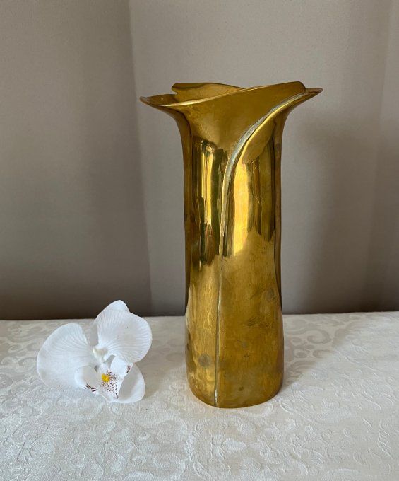 Vase tulipe Art nouveau en laiton massif à col corolle