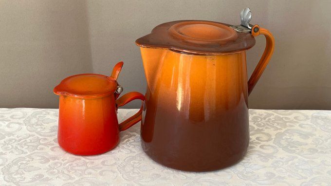 Verseuse, pot à lait en tôle émaillée, carafe vintage + ? donne une petite verseuse avec l'achat