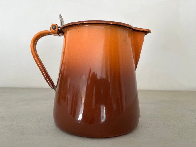 Verseuse, pot à lait en tôle émaillée, vintage