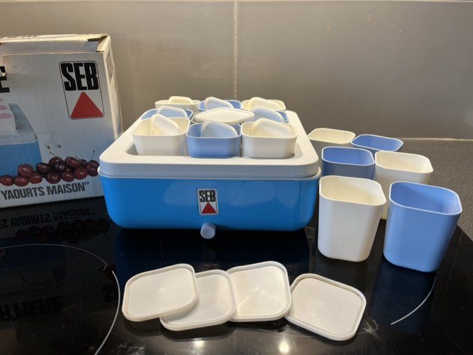 Yaourtière Seb, vintage bleue, avec 14 pots de yaourt