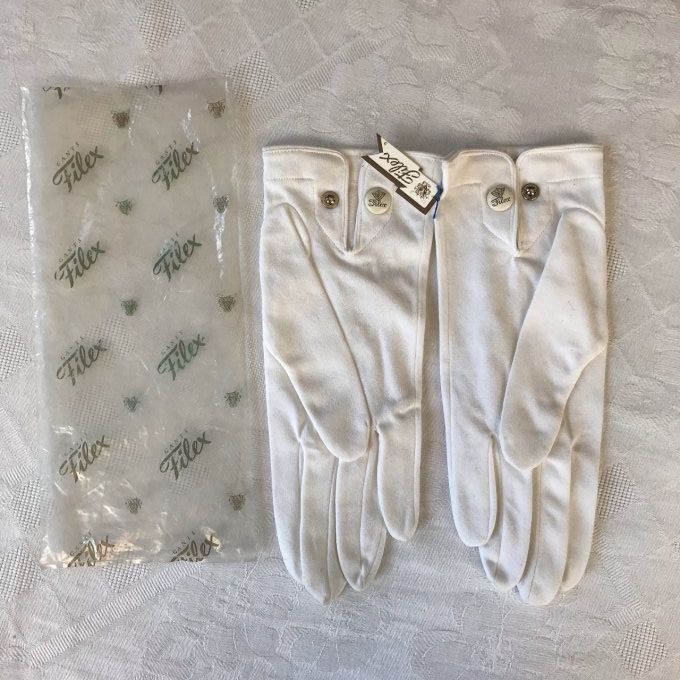 Ancienne paire de gants blans,  Neufs, marque Filex des années 50