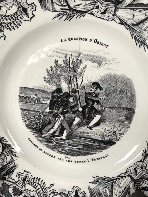 2 Assiettes commémoratives sur 'La question d'orient'  Creil et Montereau, XIXe siècle