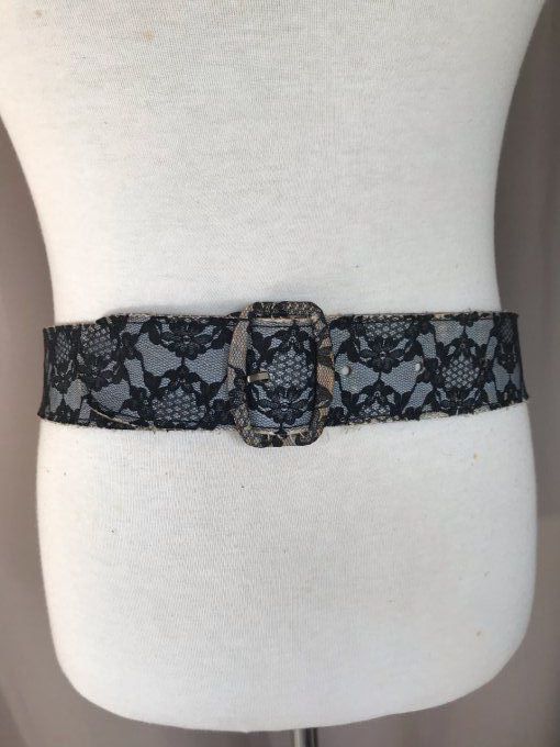 Joli chèche rose framboise + Ceinture vintage dentelle offerte