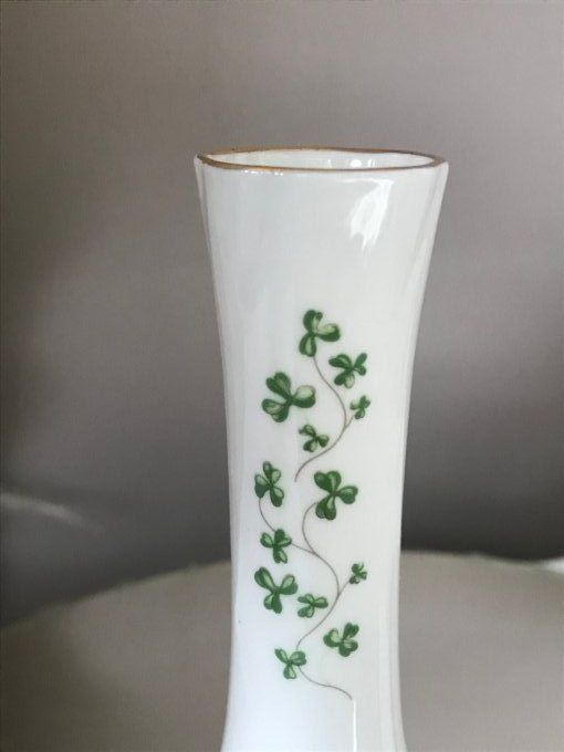 Vase en porcelaine fine, Signé Royal Tara, Ireland, Décor trèfles