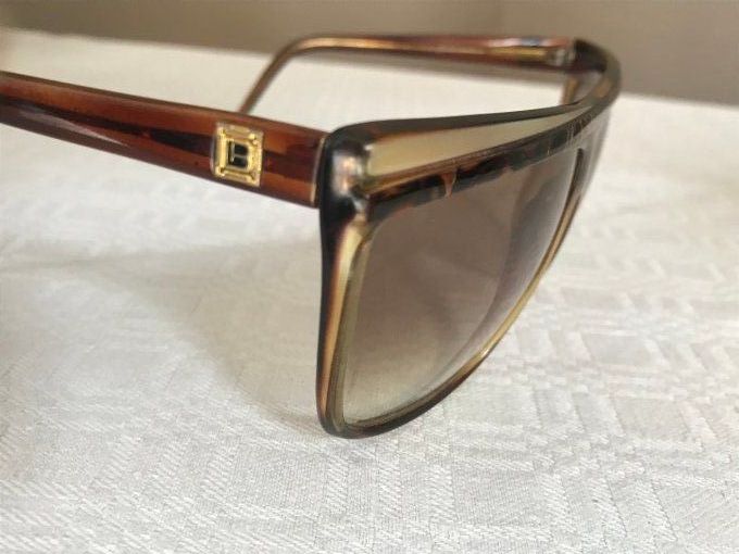 Lunettes de soleil vintage de chez Laura Biagiotti, Italie