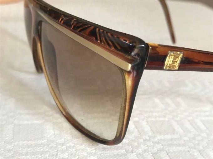 Lunettes de soleil vintage de chez Laura Biagiotti, Italie